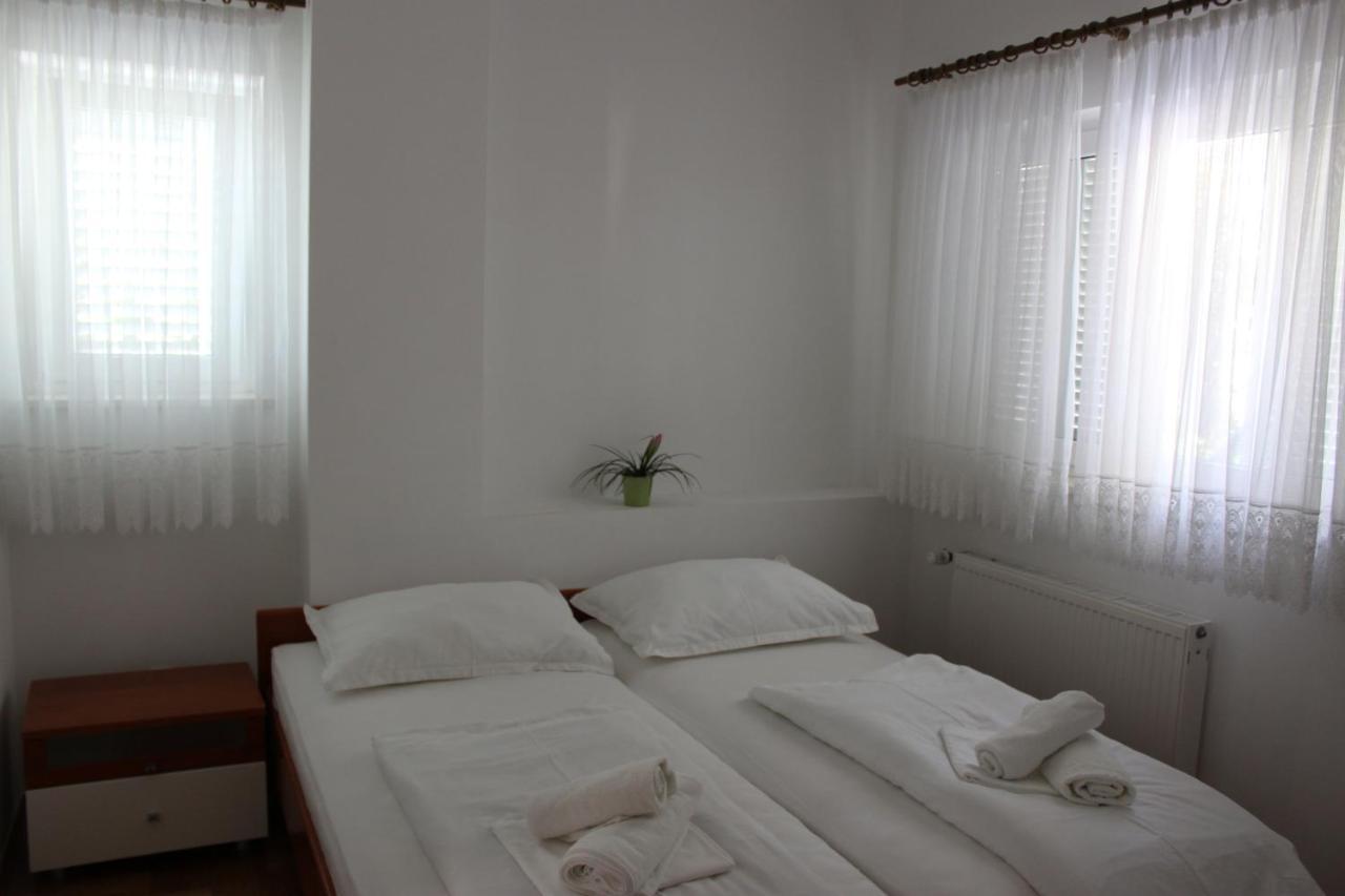 Pile Apartments 4 오미스 외부 사진